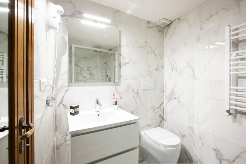 Unforgettable Split Level Jacuzzi Suite Navona - Top Collection 로마 외부 사진